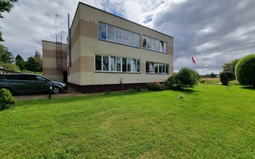 PARDUODAMAS 2 KAMBARIŲ BUTAS PAKRUOJYJE, STATYBININKŲ G. 13