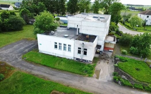 PARDUODAMI PER DU AUKŠTUS BESIRIBOJANTYS BUTAI KĖDAINIŲ R. SAV., SURVILIŠKYJE BALIŠKIŲ G. 16